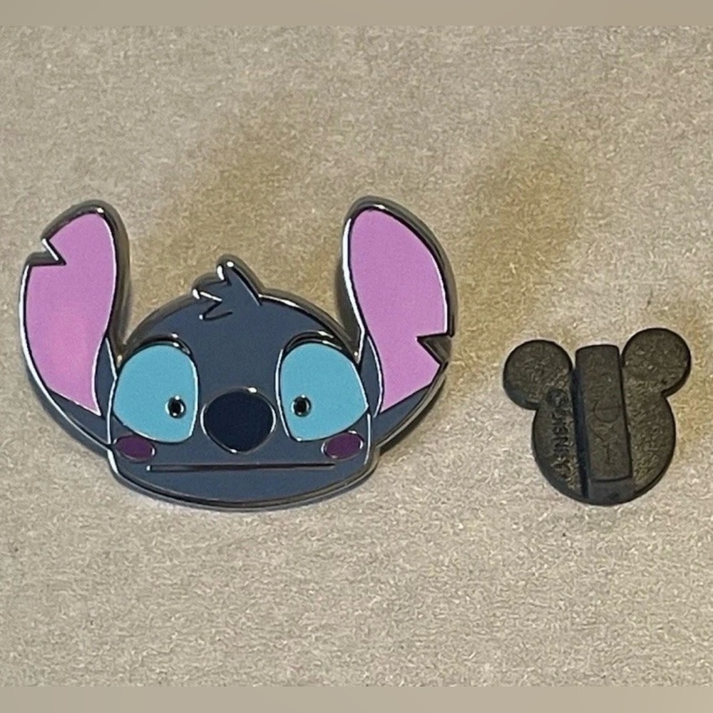 Disney Trading Pin Lilo & Stitch Emoji Blitz Embarrassed Face Head WDW Park 2011